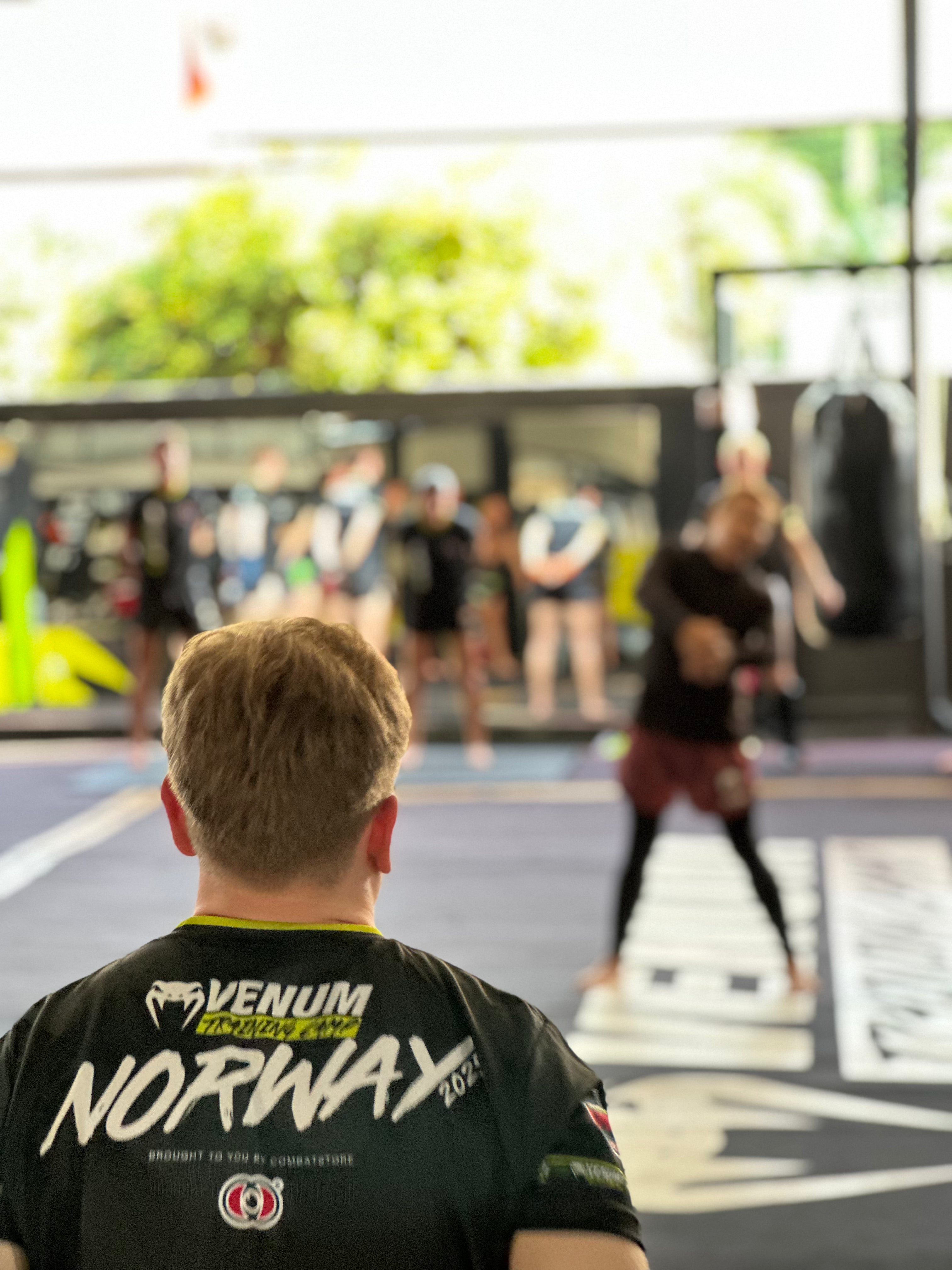 Deltakere fra Skogn folkehøgskole på Venum Training Camp Thailand